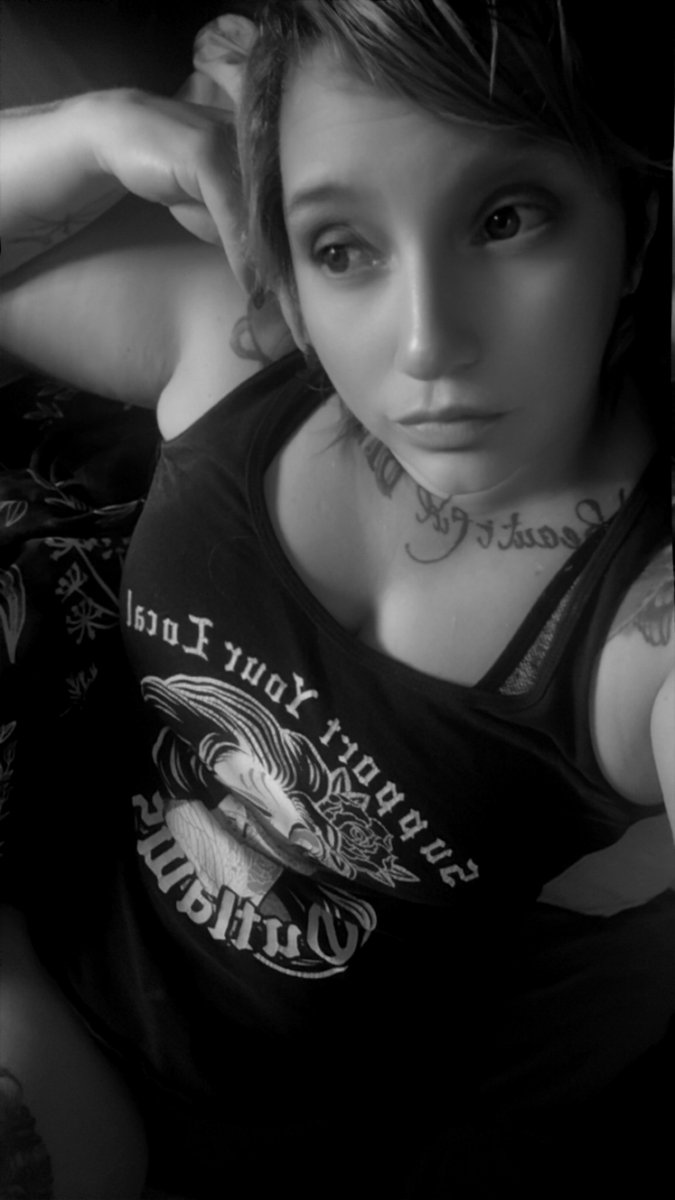SabriSalyers's tweet photo. Something about 🖤 and 🤍 that I just can't get enough of.....
Hey! Here is the link to my Fanvue profile: https://t.co/IcDCBmmxAO https://t.co/Spe0PJNeiI