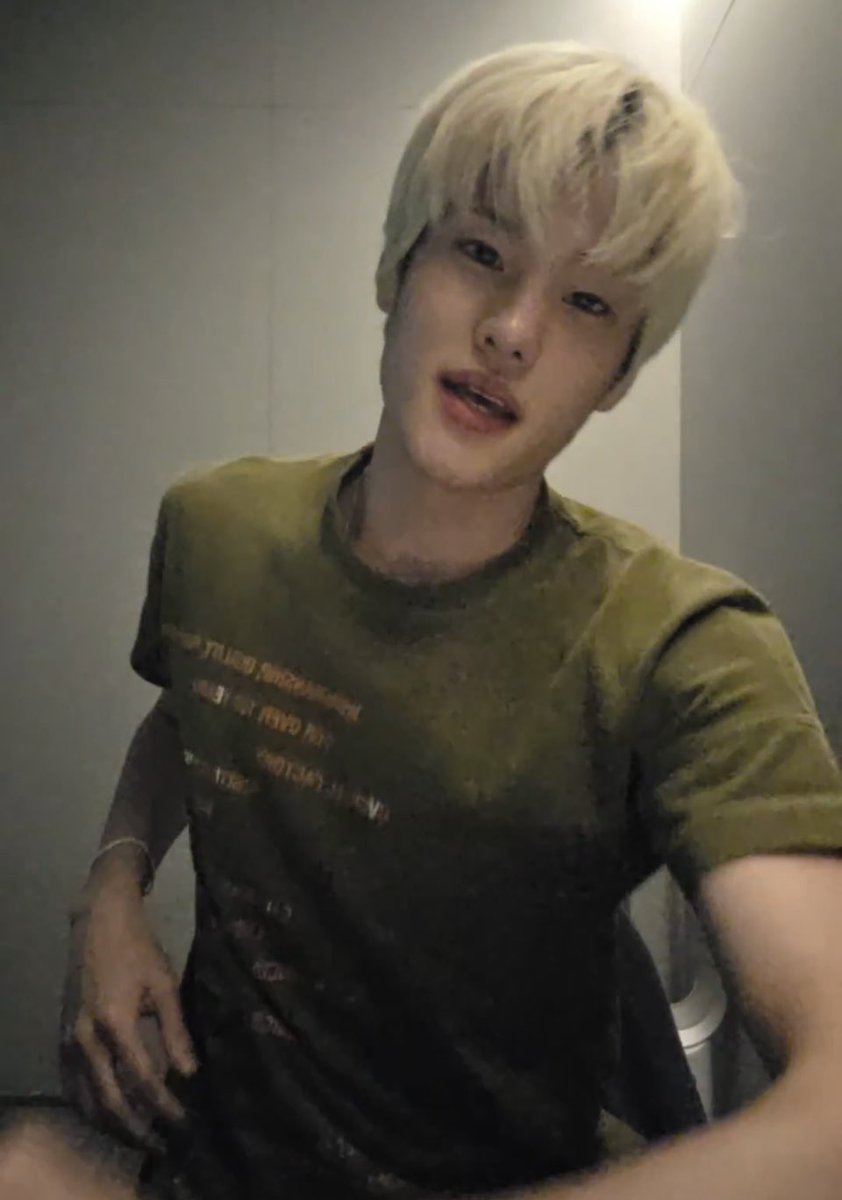 sunkki2t's tweet photo. 사심을 엄청담은 캡처
3주년이라는거 엄청 좋은거네 https://t.co/PU57dFfg2T