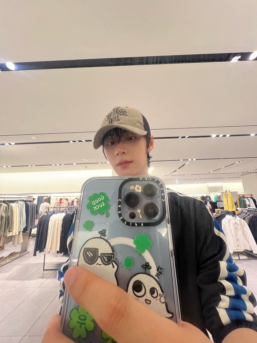 kwatmail's tweet photo. 260904 🐶💬 00:21am

🐶 it was such a fulfilling day...
🐶 📸x2
🐶 now it’s good night time
🐶 good night everyone and
🐶 [🎁] 📸x1
🐶 i’ll be back tomorrow byee ~~~ https://t.co/ZmOyWGklTY