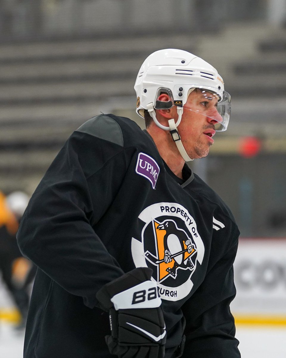 penguins's tweet photo. Babe wake up, Evgeni Malkin is back in Pittsburgh‼️ https://t.co/seWsw2KGCz