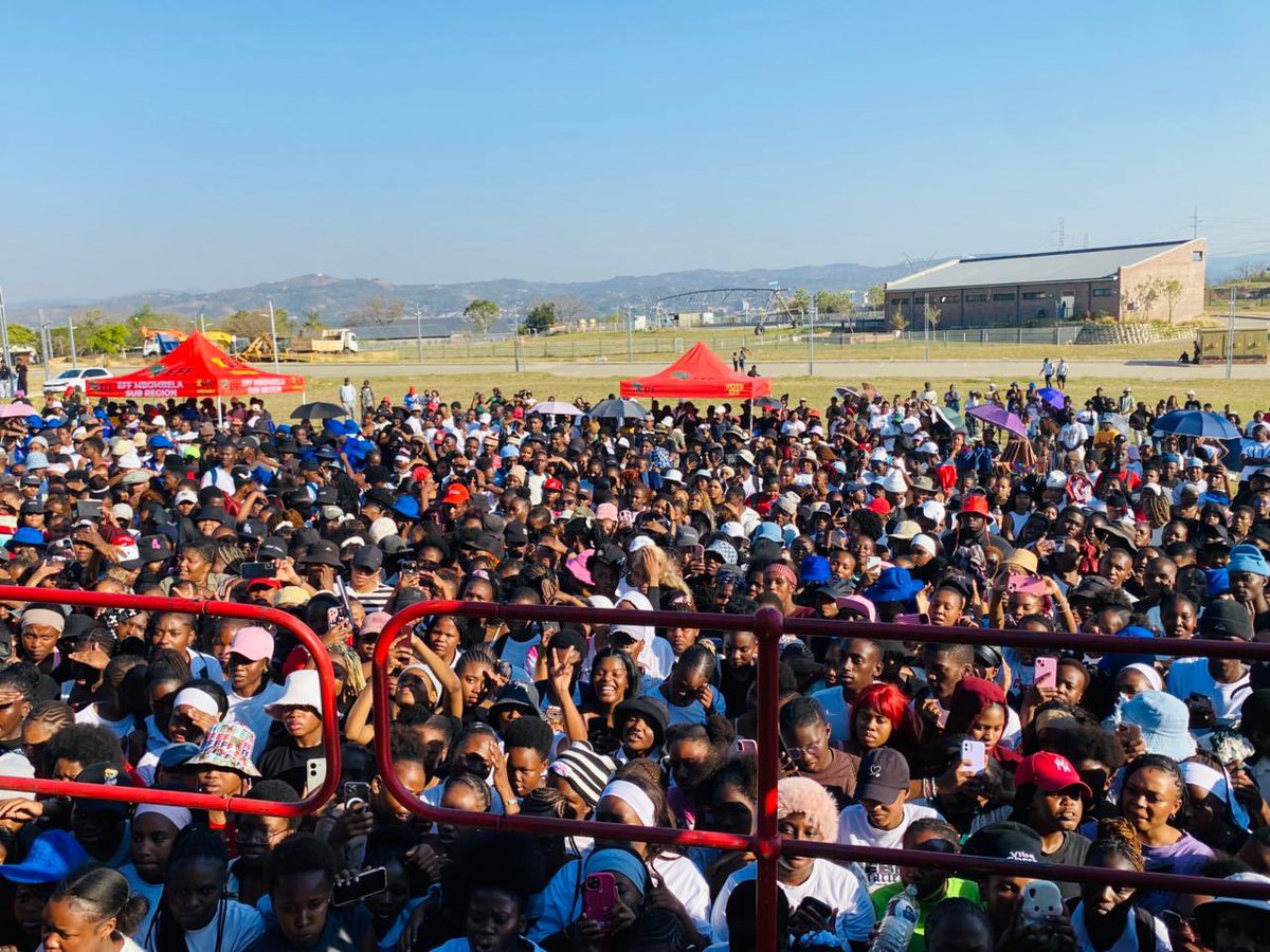 SihleLonzi's tweet photo. Today we addressed the Tshela Thupa Rally of the EFF Youth Command at the University of Mpumalanga, ahead of the SRC Elections.

In the same campus, at the same time, President @CyrilRamaphosa, addressed a Public Lecture flanked by the Mpumalanga Premier, and Ministers.

The empty chairs are a confirmation that Buti Manamela has made a mockery of himself, the ANC, and the Department of Higher Education.

No sane young person can support an organisation that deploys Ministers who have no regard for the law, and steal from the future of students and youth in South Africa!

The Youth know the organisation that fights for them, they cannot be bribed with KFC. In all campuses, when the ANC brings KFC, eat it because it’s our money, and VOTE EFF!✊🏿