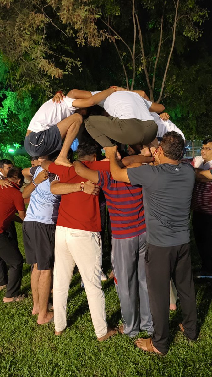 pksingh_iffco's tweet photo. Wonderful to witness the excitement, dedication and spirited practice of IFFCO Kalol employees for the first-ever Dahi Handi competition at Kasturinagar on the auspicious occasion of Shri Krishna Janmashtami!

May every participant prioritise safety during practice and competition so that everyone celebrates with joy and without injury. Let us enjoy the festival to the fullest!

राधे राधे! 🙏🦚
#Janmashtami #DahiHandi #IFFCOKalol #SafetyFirst