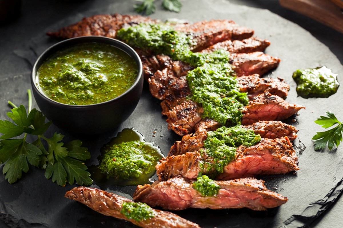 CarolAnnKates's tweet photo. 🥩📈 Beef prices may be high, but you can still enjoy a great steak without the filet mignon price tag! Try flavorful skirt steak, marinated, grilled hot and fast, and sliced across the grain. 🌿🔥

Get Carol Ann’s Grilled Skirt Steak with Chimichurri Sauce recipe: https://t.co/PdjX6LIOkq

#BeefRecipes #Grilling #Chimichurri #CarolAnnKates