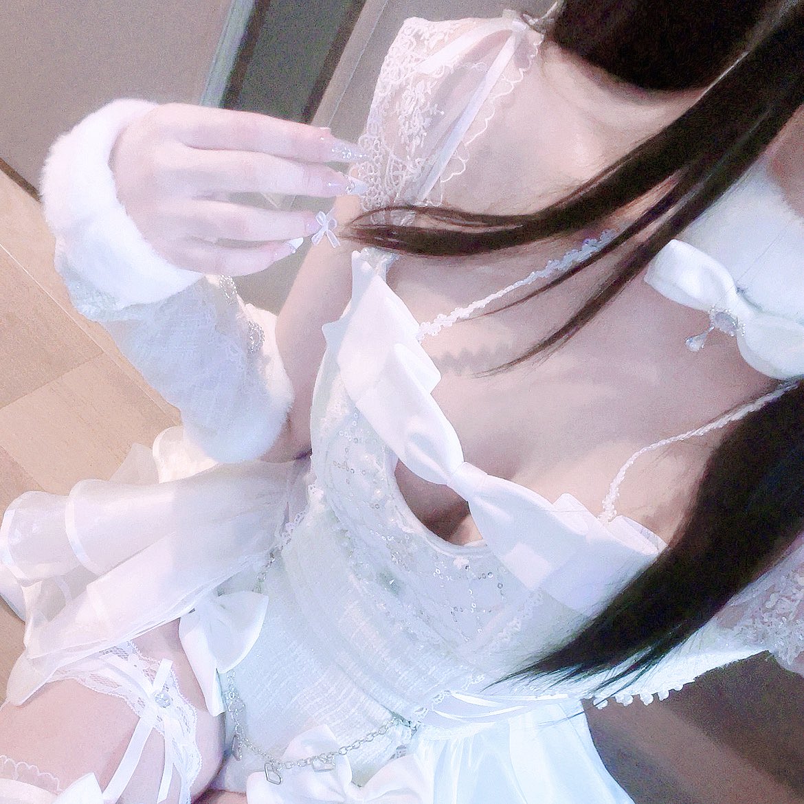 OVOyiran's tweet photo. 美女要睡觉了 https://t.co/HgNWOvBtYT