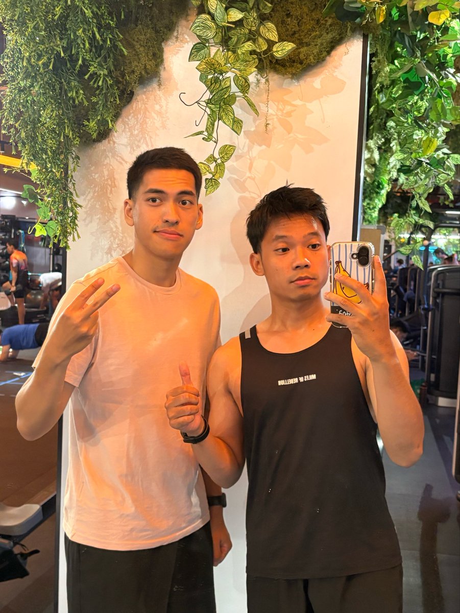 AnakAyamMam's tweet photo. Kamis wajib legleg🦵🏿 https://t.co/PiTAKgamSX