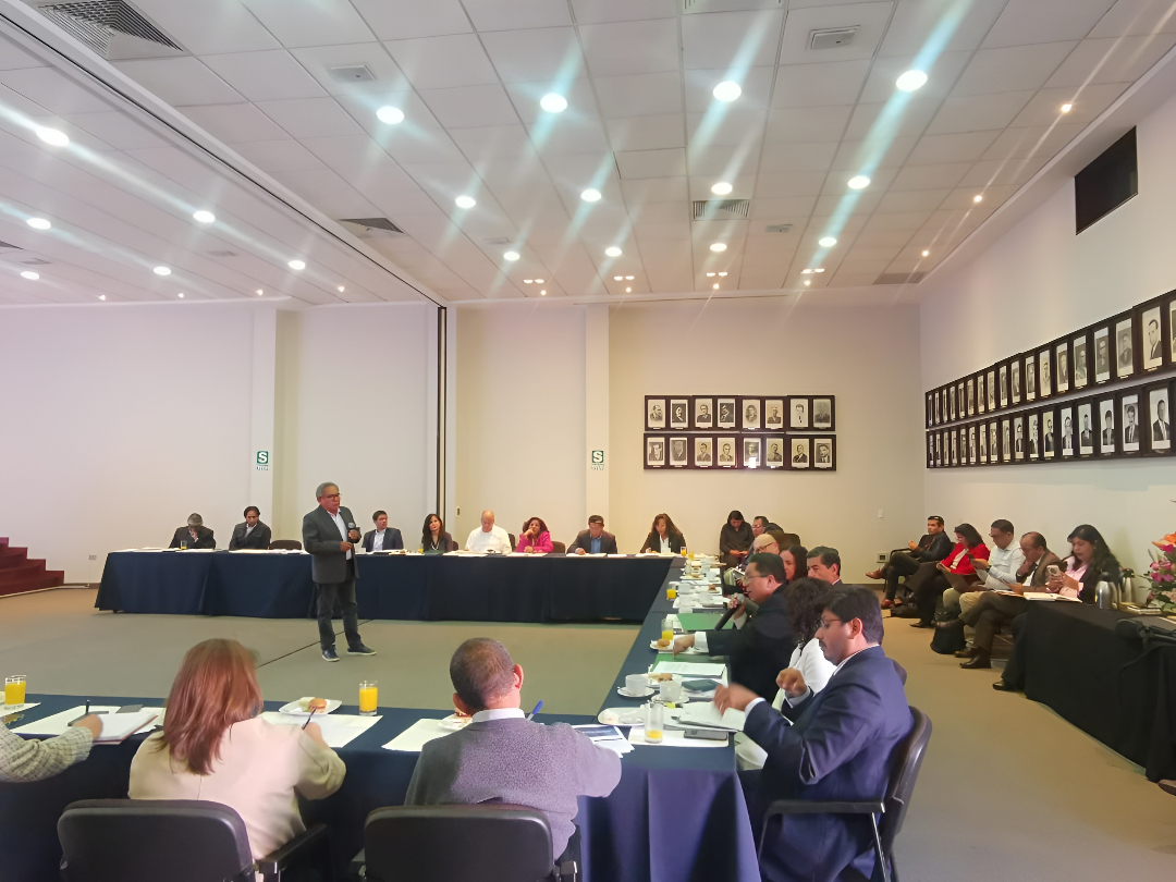ProDialogoPeru's tweet photo. El 27 de agosto, el Grupo Impulsor de Arequipa (GIA) se reunió en la Cámara de Comercio e Industria de Arequipa (CCIA) con los congresistas por Arequipa para abordar prioridades regionales. 

Lee la nota web completa aquí: https://t.co/jht06QIsDD https://t.co/JrpMQZiXj9