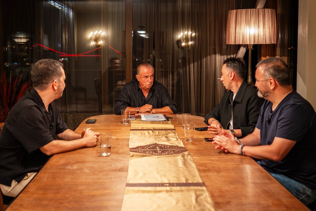 lemarcaspors_'s tweet photo. Fatih Terim, Emre Özcan, Erman Yaşar ve Veli Yiğit futbol üzerine sohbet gerçekleştirdi. https://t.co/12m8haSf56