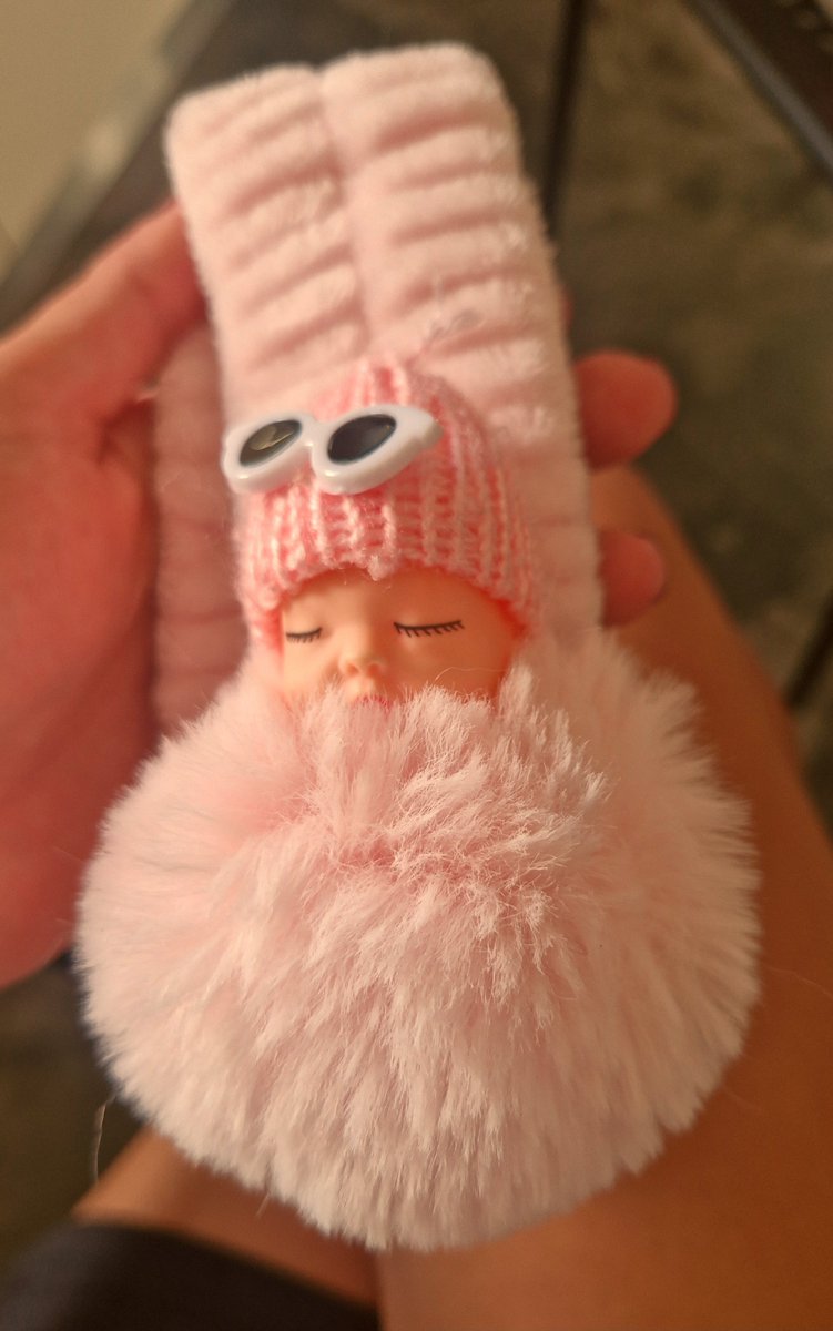pinarkoleoglu's tweet photo. Bugünün hediyesi Arya kuştan😍 mecbur takacağız🫠 https://t.co/46y163pvqI