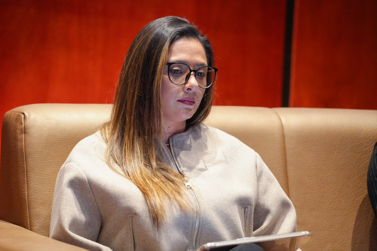 ESAPOficial's tweet photo. "Sumar la gestión ambiental como instrumento de planificación dentro de las entidades públicas", destacó Daissy Carolina Peralta de @MinAmbienteCo 

Esto implica que lo ambiental deja de ser un tema aislado y se convierte en un eje transversal que fortalece toda la operación institucional. Un avance significativo para la gestión pública en el país.
