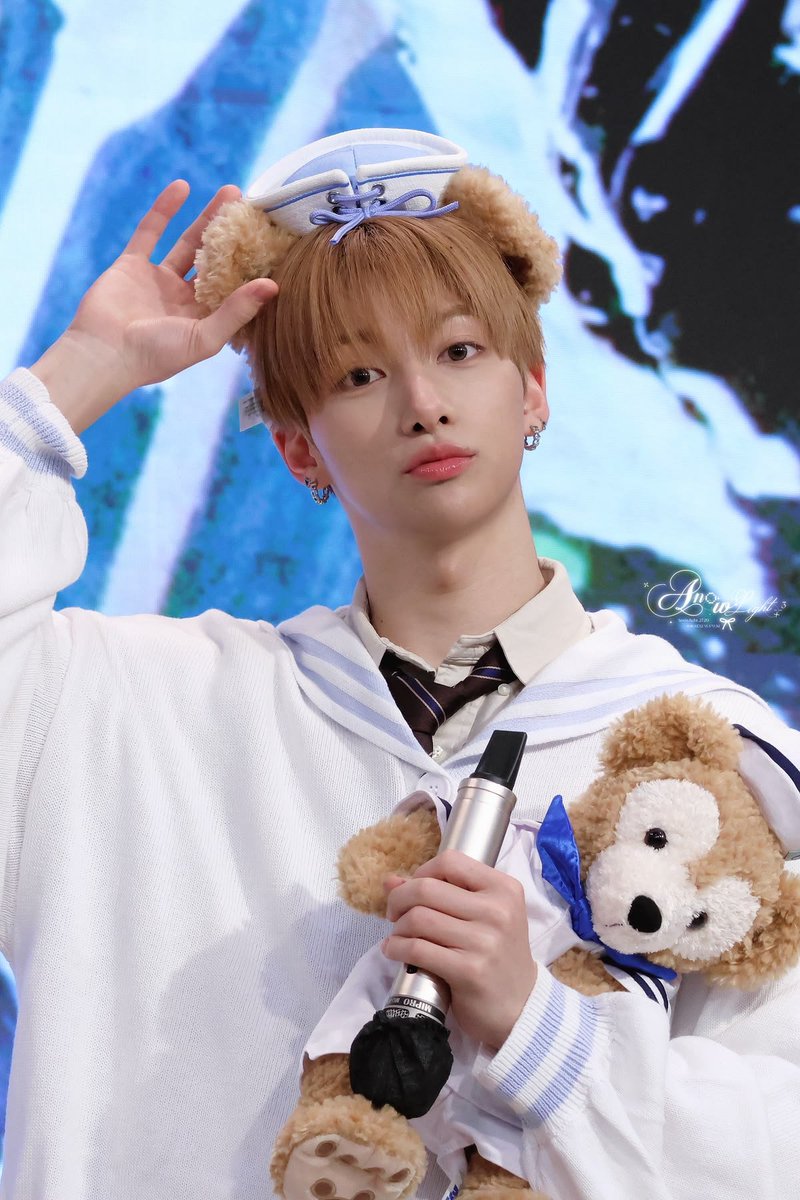 7dwyn's tweet photo. do you ever sob looking at something this cute and you can't do a single thing about it https://t.co/pzXgaNi0ez