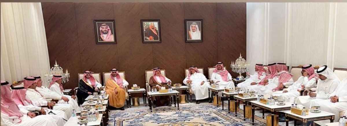 Otaibah_alhila's tweet photo. قدم صاحب السمو الملكي الأمير : 
متعب بن عبدالله بن عبدالعزيز ال سعود
واجب العزاء لـ اسرة الجوامع في وفاة 
والدة الدكتور : محمد عبدالعزيز خالد بن جامع 
-رحمها الله - https://t.co/SFhi9aGaTN