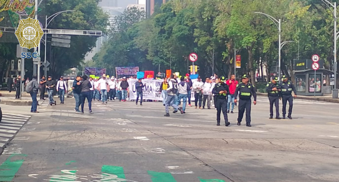 OVIALCDMX's tweet photo. 09:59 #PrecauciónVial | Avanza marcha sobre carriles centrales de Paseo de la Reforma con dirección al Oriente a la altura de Av. Insurgentes. #AlternativaVial Av. Chapultepec y Circuito Interior. https://t.co/waaYxYofvm