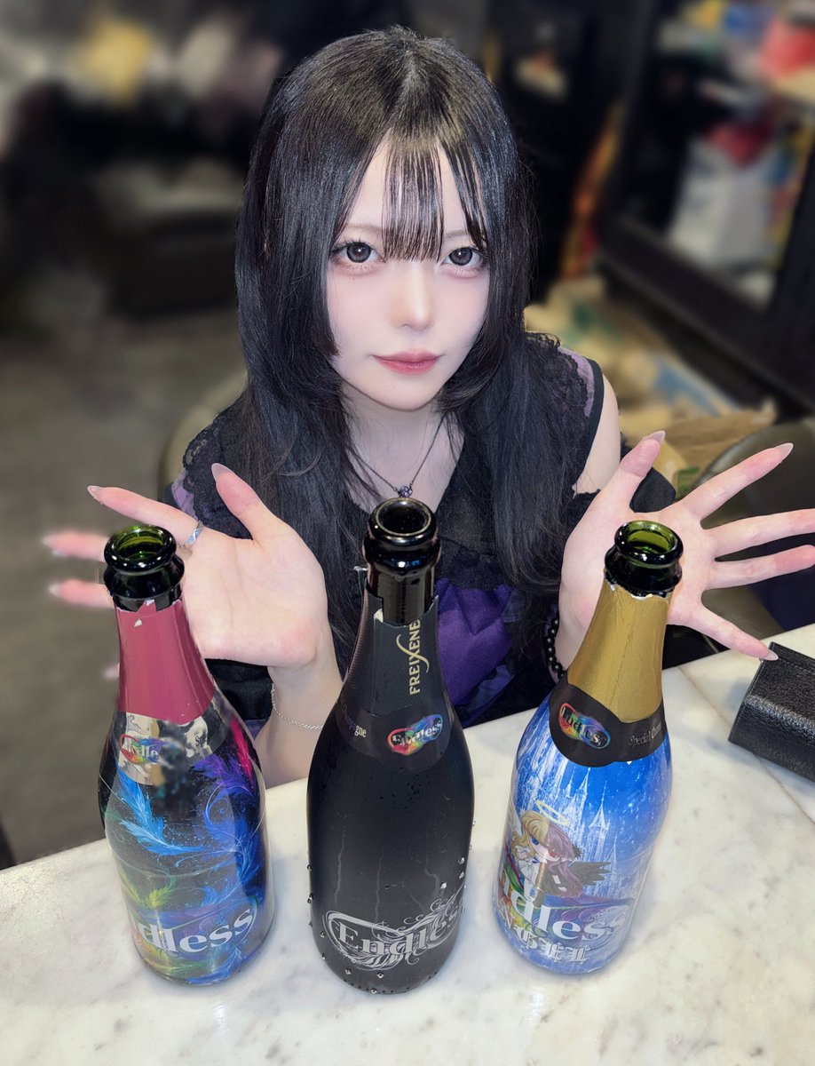 tchii_yo's tweet photo. ツイート遅くなりました💦
ENDLESSさんゲストありがとうございました！大阪でのゲスト出勤とても緊張だったけど会いに来てくれてほんとに嬉しかったです♡
会えなかった人もいたけど機会あったらその時は絶対来てねー！ https://t.co/Z663Be0BeO