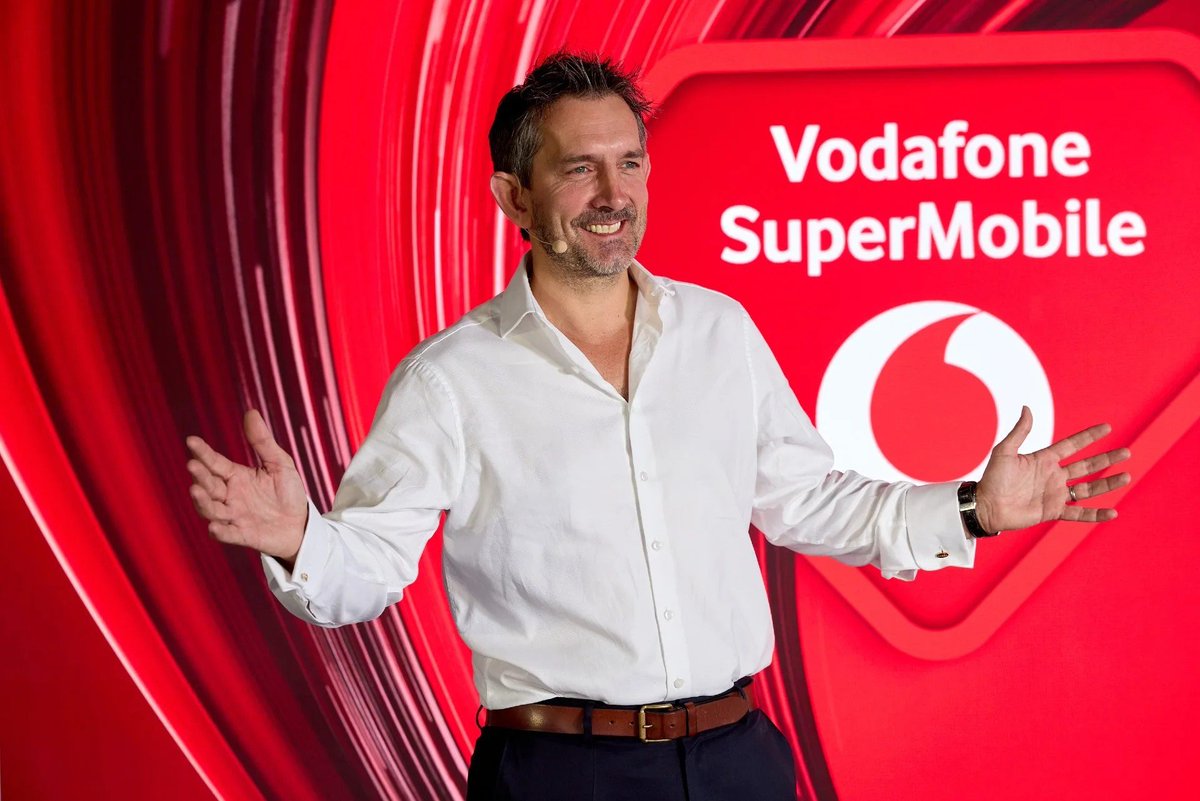 AVKVimal's tweet photo. VodafoneThree will launch Vodafone TV in the UK, bundling Netflix, HBO Max, and live channels in October. 

And Vodafone Super Mobile will offer a guaranteed minimum download speed of 15 Mbps when customers are in 5G+ coverage. https://t.co/tIzn1Pwlgj