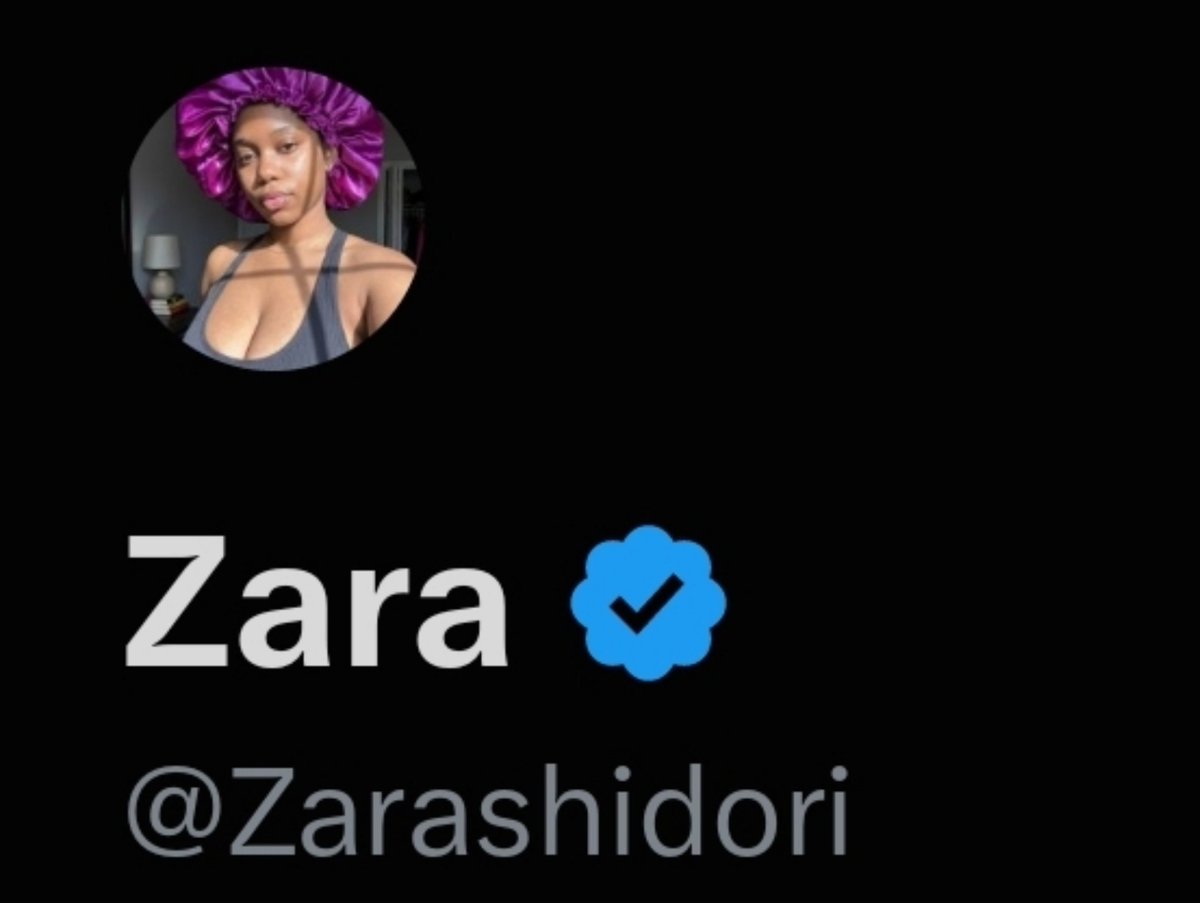 Zarashidori's tweet photo. Please o. It's still me o if you're just seeing this. I changed dp yesterday. This one everyone is asking questions. I wore pink abi purple hair bonnet in my former dp. Pls o https://t.co/UehHdHYgYu