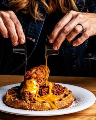 SCBIZnews's tweet photo. Charleston ranks No. 2 ‘foodie’ city by Yelp &amp; Lyft https://t.co/svCDYc11Tn https://t.co/nDQtd2ORqE