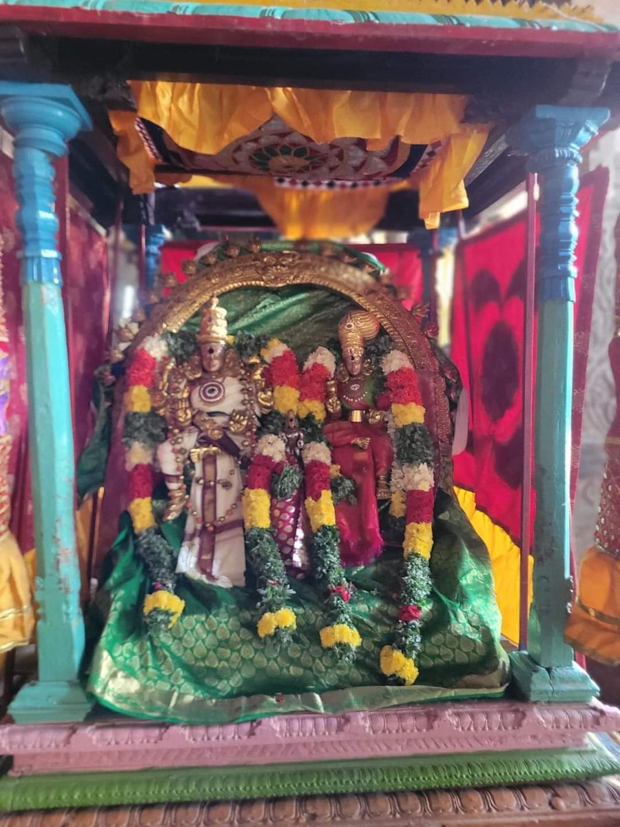 tamilbrahmins's tweet photo. Madurai Sri Sundareswarar Samedha Sri Meenakshi Amman in Mara Chapparam Purappadu https://t.co/PFNrbYTveK