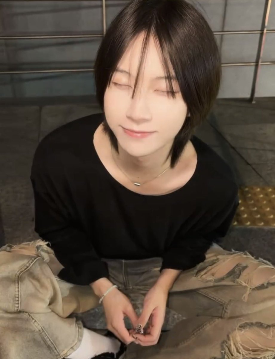 _tama4x3's tweet photo. 편지 좋아하는 중국남자 
시에빙화 입덕하실 분??? https://t.co/ACBdXE5B8u