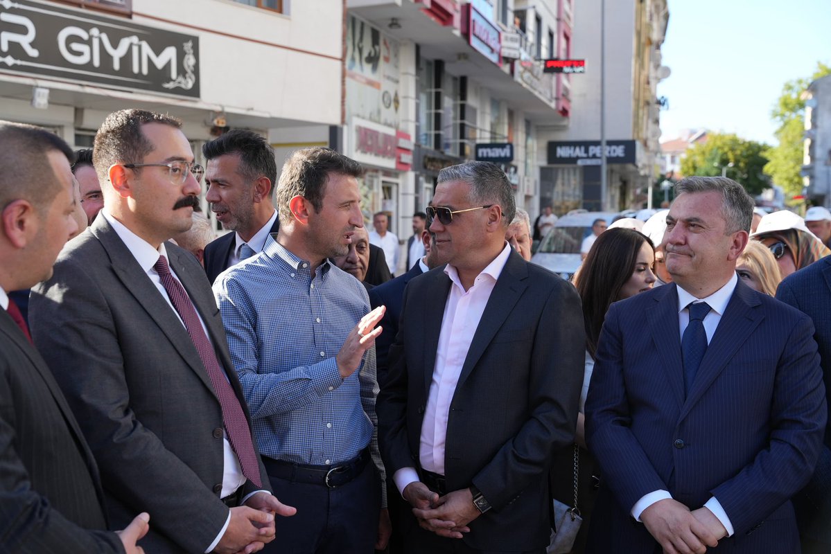 MhpAnkara06's tweet photo. 18. Uluslararası Çubuk Turşu ve Kültür Festivali Açılış Korteji’ne; İl Başkanımız Sn. Alparslan Doğan, Çubuk Kaymakamı Sn. Vehbi Bakır, Çubuk Belediye Başkanı Sn. Av. Baki Demirbaş, İl Yönetim Kurulu Üyelerimiz, Çubuk İlçe Başkanımız Sn. Satılmış Ezandemir ve Çubuk Belediyesi MHP Meclis Üyelerimiz ile birlikte katılım sağladı.

Nazik ev sahiplikleri ve misafirperverliklerinden dolayı Çubuk Kaymakamı Sn. Vehbi Bakır’a ve Çubuk Belediye Başkanı Sn. Av. Baki Demirbaş’a teşekkür ederiz.