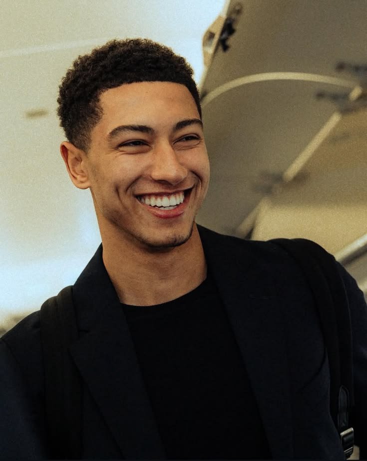 anne_bellingham's tweet photo. esse homem tem o sorriso mais lindo do mundo pra mim https://t.co/jom3Aj2wJE