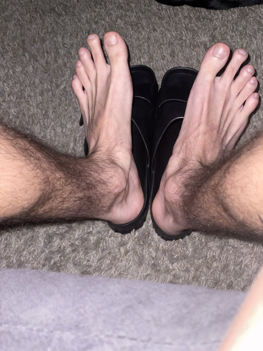 barefootblazee's tweet photo. Toes sitting pretty 😏 https://t.co/FL6TEGkeH5