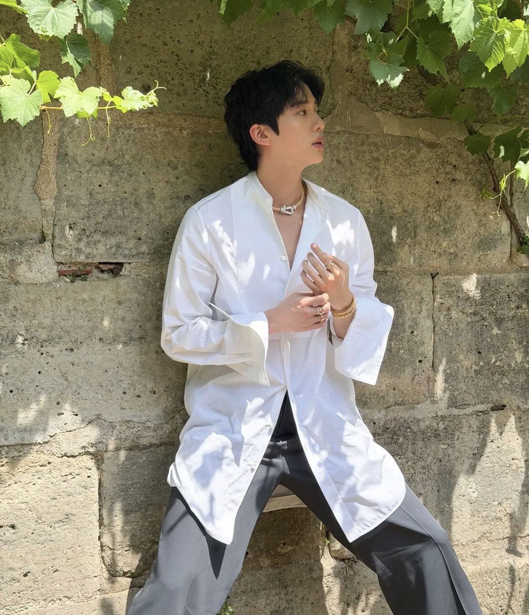 heartbeataus's tweet photo. these are honestly some of the best pictures he’s ever posted https://t.co/QC7NjmtA5D