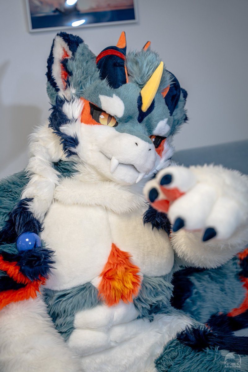 TAIGEN_FUR's tweet photo. 벌써 잠자리에 들려는겐가? 이리 오게, 조금 더 이야기나 나누세.

📸 : KKULLOOK 

#FursuitFriday https://t.co/Dkg8aBqweY
