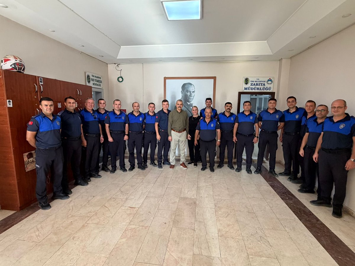 Bem_Bir_Sen35's tweet photo. BEM-BİR-SEN İZMİR’DEN TİRE ZABITASINA ZABITA HAFTASI ZİYARETİ

Bem-Bir-Sen İzmir İl Başkanı Mehmet Fatih Eken, Zabıta Haftası dolayısıyla Tire Belediyesi Zabıta Müdürlüğünü ziyaret ederek zabıta personeliyle bir araya geldi.
Ziyarette, Tire Belediyesi Zabıta Müdürü Tarık Bolpaça, https://t.co/qVmYg6lvqG