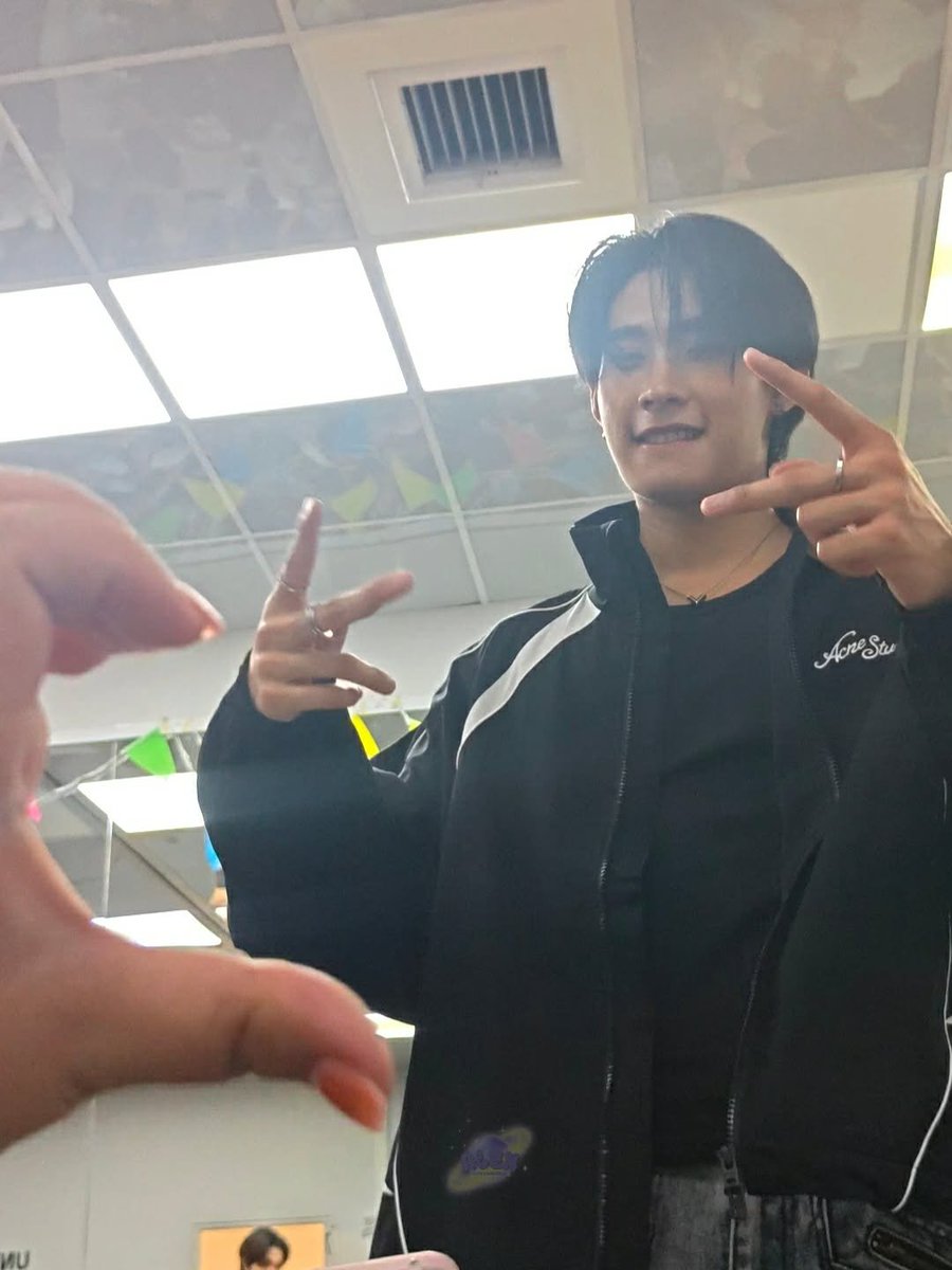 tutoryimbabiee's tweet photo. Happy Birthday, my @TutorKrp! 🪐

Turning 26 and still holding my whole heart~ Thank you for being you and bringing so much joy into my life. I'm so blessed to be walking this path with you. love you to the moon and back 🫶🏻

HAPPY 26 YEARS TO TUTOR
#26OrbitsWithTutorKRP
#TutorKrp https://t.co/YcYm32Y0jA