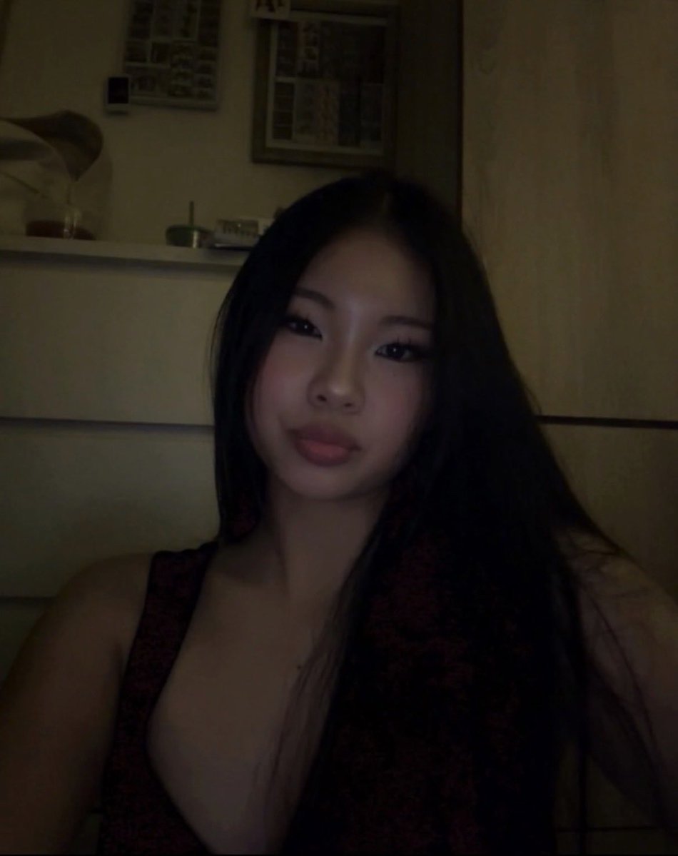 l3annel33e's tweet photo. Fuck need people to fucking cum trib and censor her pretty face. https://t.co/F3c3DyE0mR