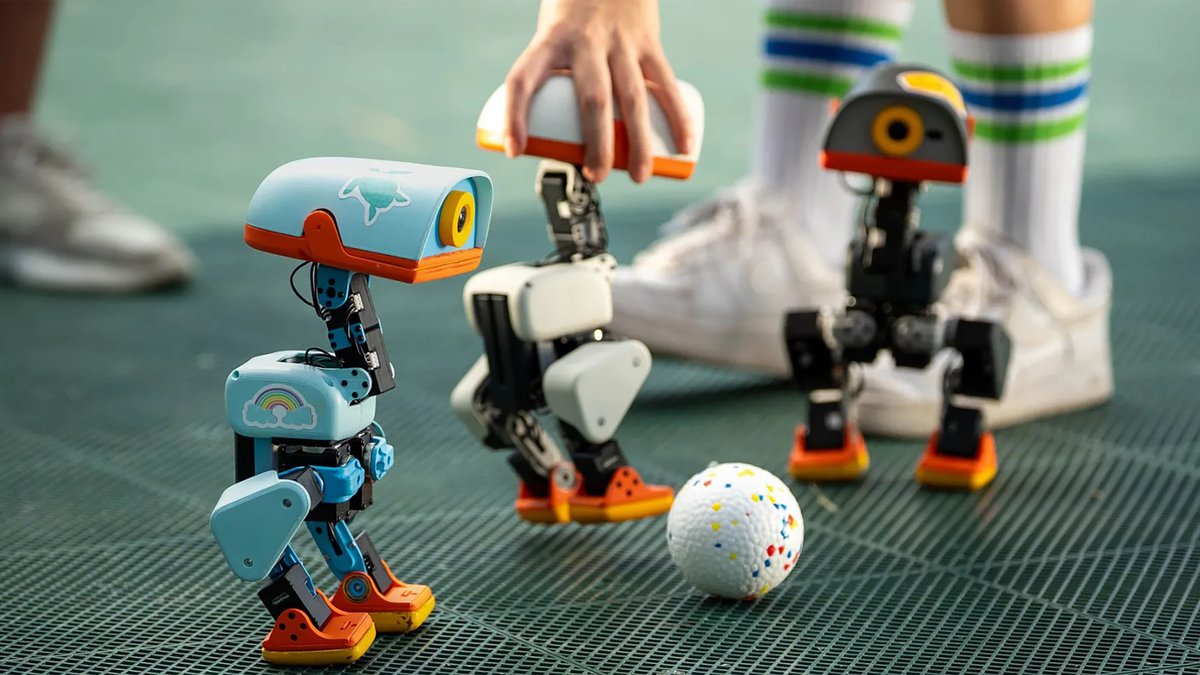 aruco_com's tweet photo. Microduck : le petit robot canard des Français Pollen Robotics a un succès fou https://t.co/wPF1F096vn https://t.co/fSR0EIs0lt