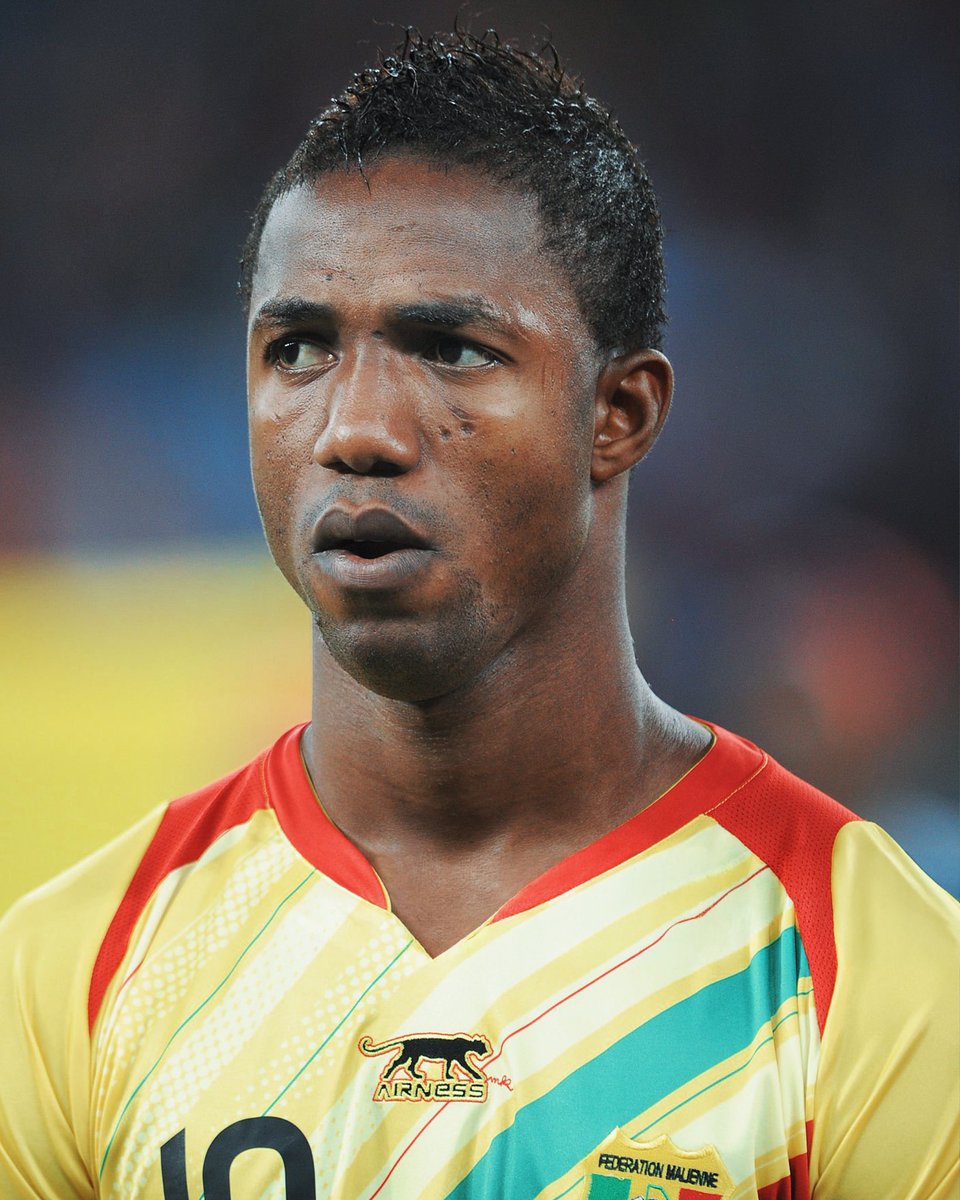Equipesdumali's tweet photo. Joyeux anniversaire à Modibo Maïga ! 🎂🇲🇱

Ancien international malien il a contribué à l’acquisition de deux médailles de bronze à la Coupe d’Afrique des nations et a engrangé 59 sélections pour 13 buts 🥉

Happy Birthday 🥳 https://t.co/O6Uxprl3zP