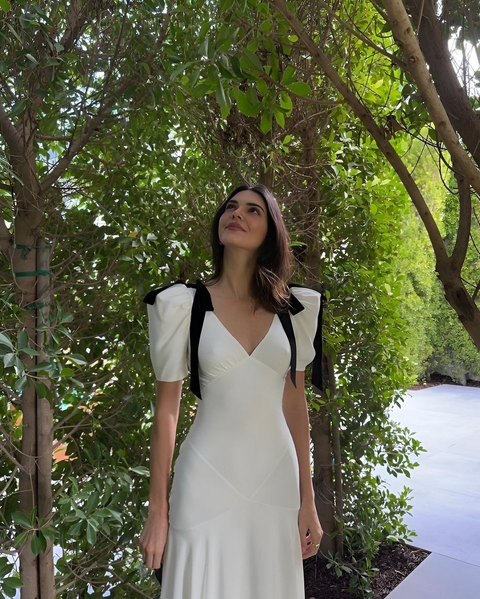Jennerscrave's tweet photo. Kendall Jenner https://t.co/aChrPhYa8j