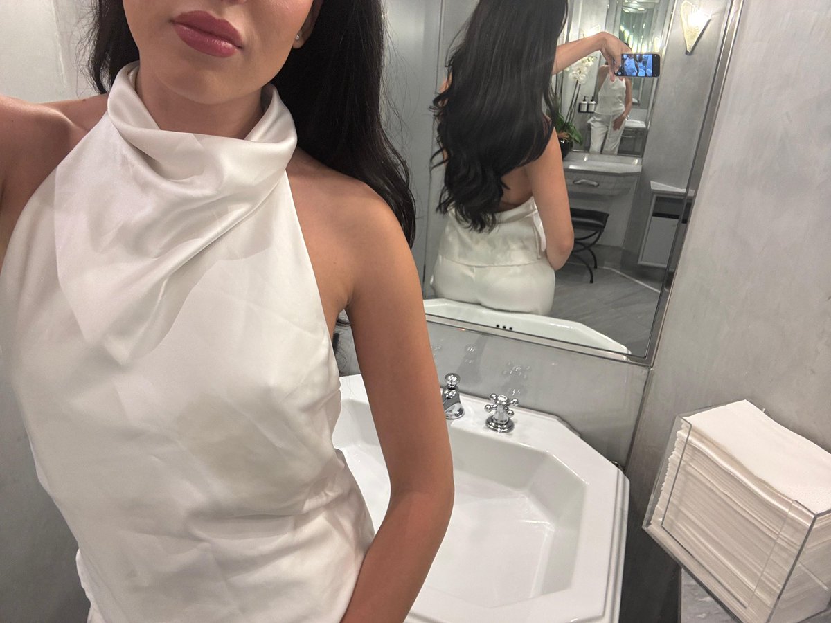 herrindivaa's tweet photo. Your favorite addiction 💰🌀 https://t.co/MU7vzWTVdG
