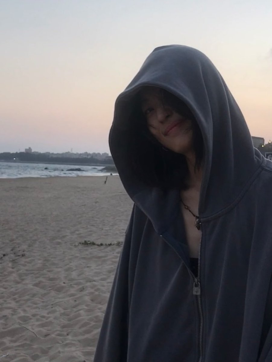 i3jky's tweet photo. sun qian is for the girls https://t.co/iHuX7x00mu