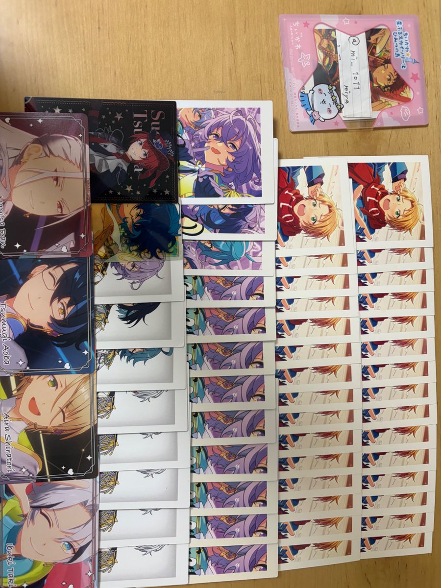 mitsuru_teg's tweet photo. @9up1d はじめまして、検索よりお声がけ失礼します。
画像のものを所持しているのですが、缶バ 200/個、ぱしゃ 90/個+送料でのお迎え可能なものございますでしょうか？
現在本垢がシャドバで相手様にリプが届かないためこちらの垢を使用しております。本垢@mi_1011miya https://t.co/luKPg8Khdc