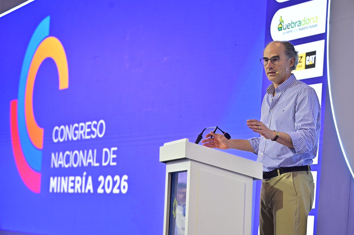 acmineriacol's tweet photo. La minería colombiana tiene hoy la oportunidad de volver a ser motor de inversión, crecimiento y desarrollo regional. Así lo planteó el presidente de la @acmineriacol @jcnarino durante la instalación del Congreso Nacional de Minería 2026:

“Si tomamos la decisión, podemos movilizar inversiones cercanas a los US$4.700 millones, capaces de dinamizar la industria en los territorios, generar más empleo y hacer viables proyectos que están en su fase final de licenciamiento o de exploración. Es una oportunidad para enviarle al mundo una señal clara: en Colombia sí pasan cosas.”

#ColombiaPaísMinero