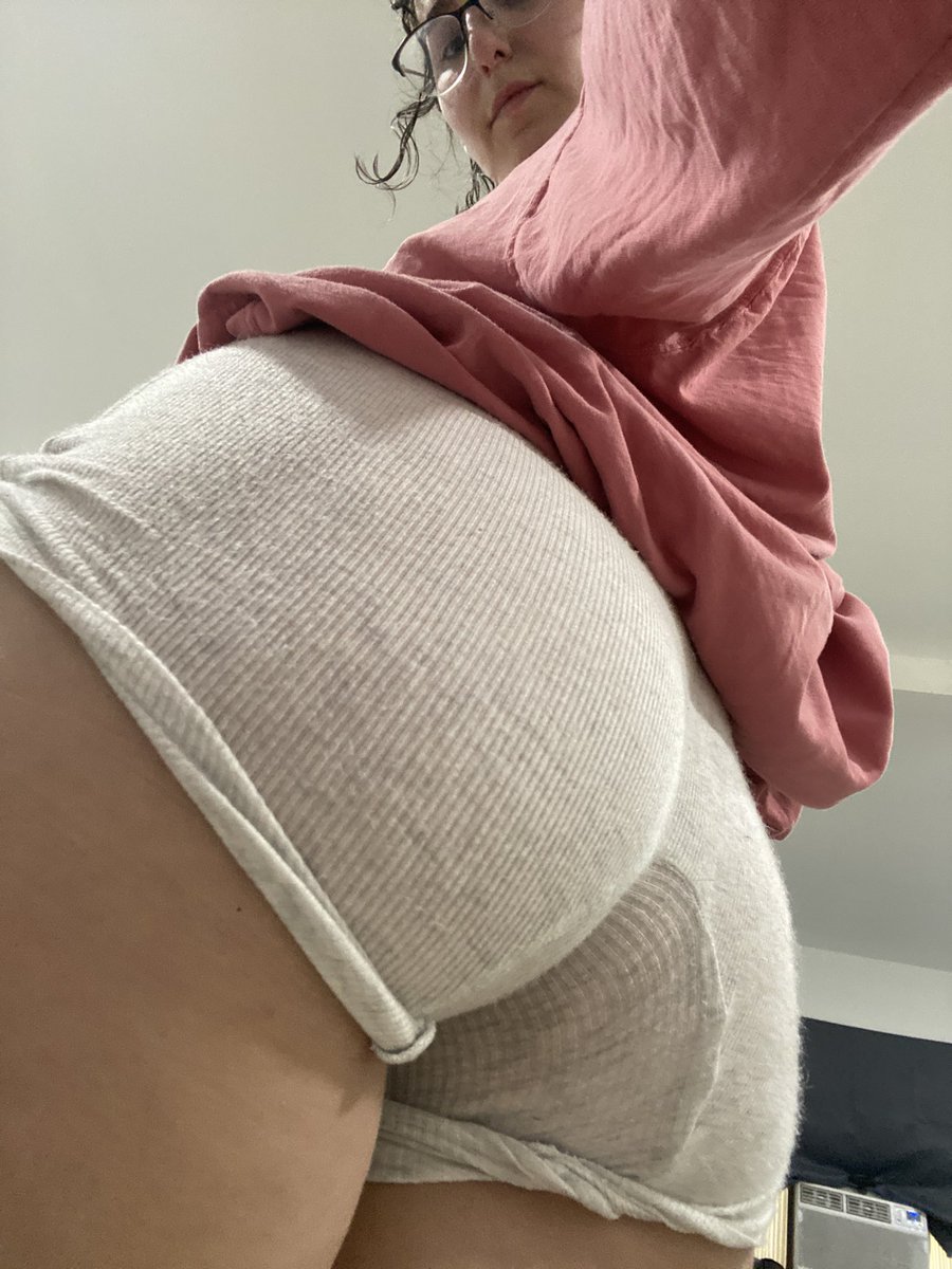 marygreyi's tweet photo. Tired of being bored !! 
Anyone online 👋👋 https://t.co/cE7CRG1caE