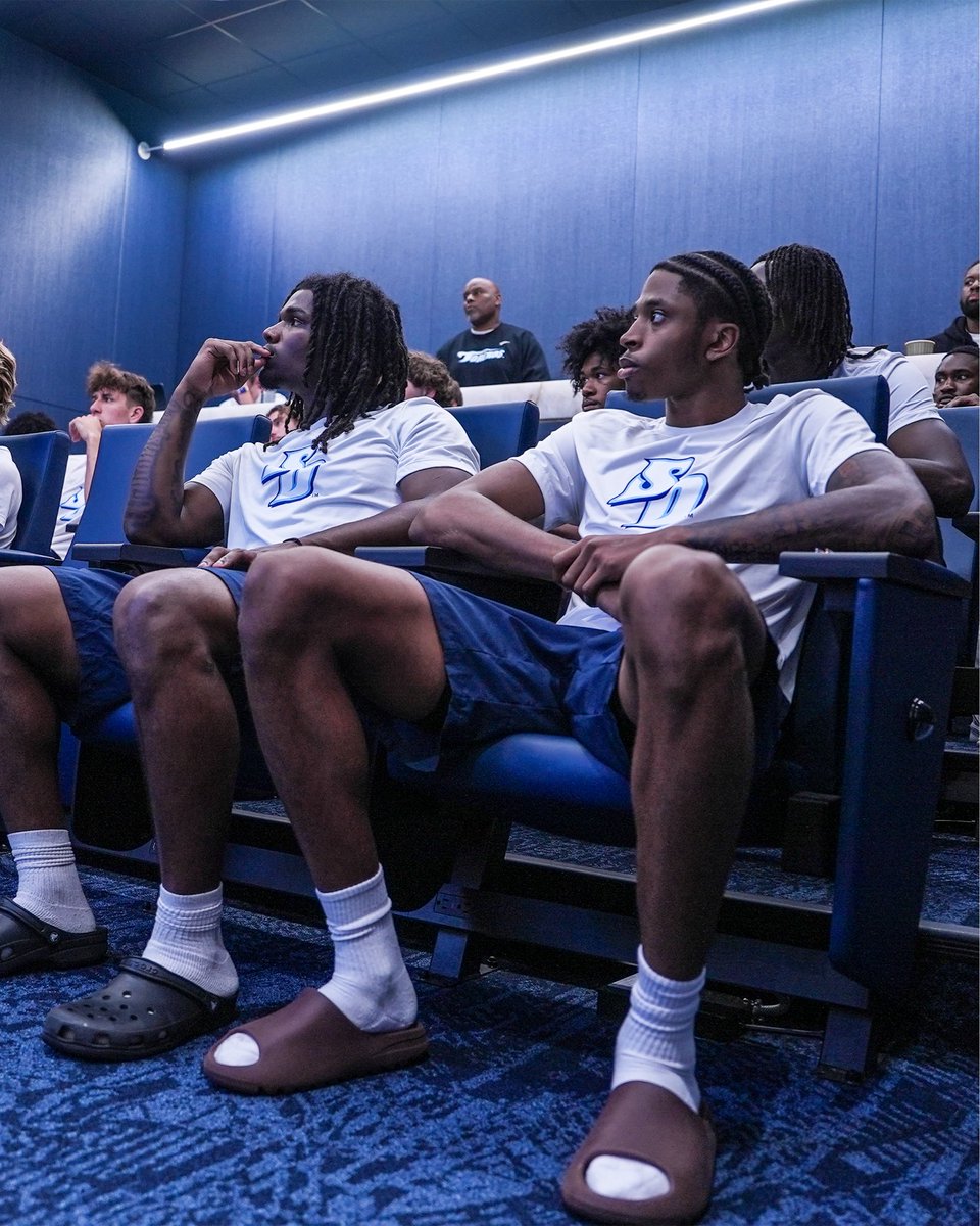 usdmbb's tweet photo. THIS IS US → #GBD 

#GoToreros | @Baker_Electric https://t.co/NBF6xkRblb
