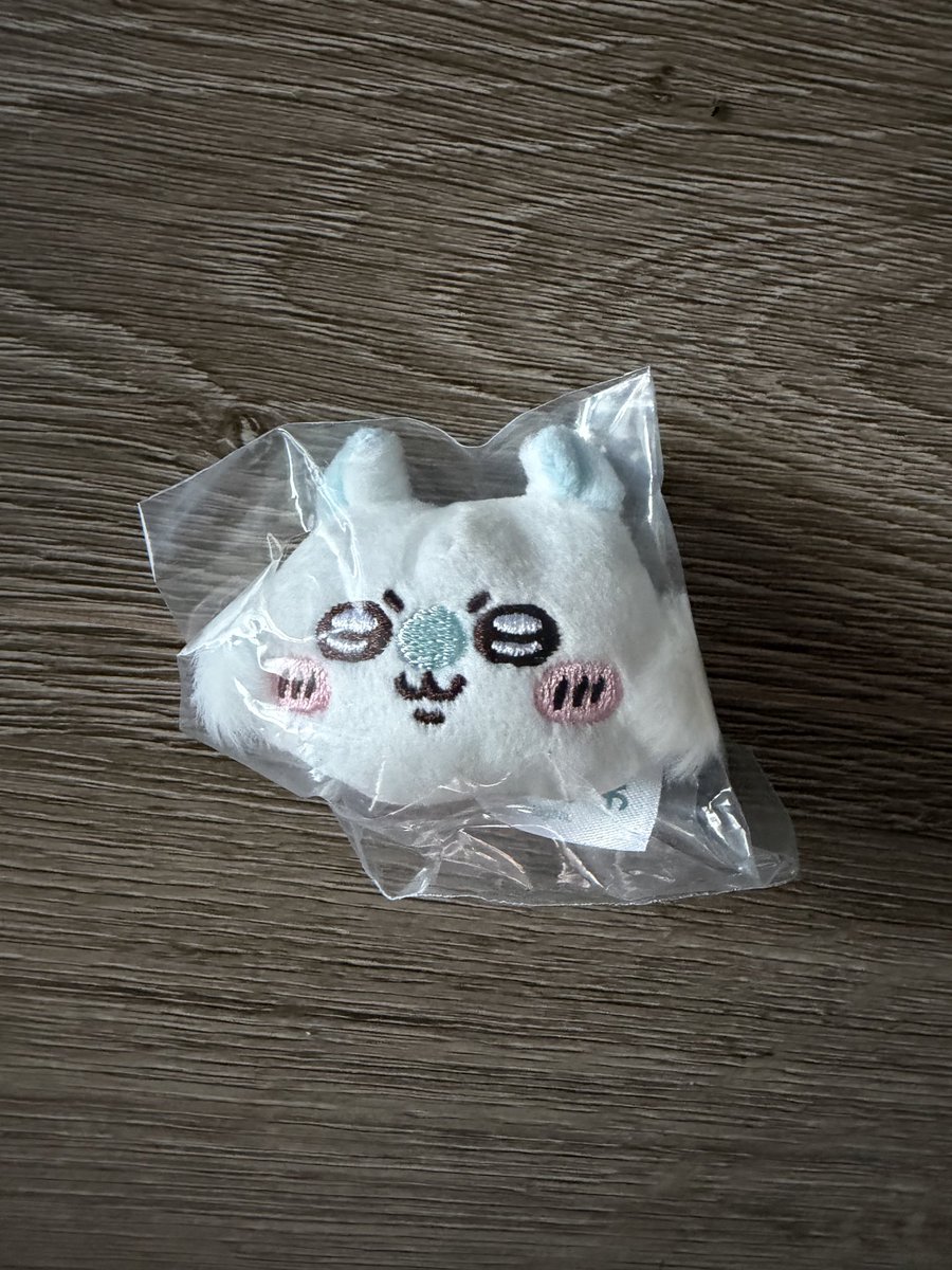 oneb_iu's tweet photo. ちいかわ　ガチャガチャ
おかおマルチリング

【譲】モモンガ
【求】同種ちいかわ

横浜または新横浜での手渡し https://t.co/zxIRgll98x