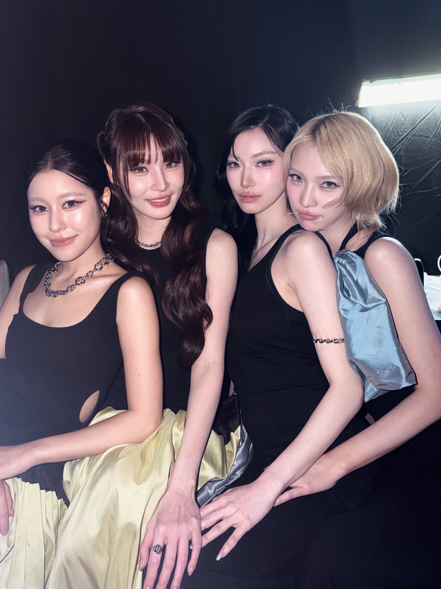 Janhae's tweet photo. ขอบคุณมากๆนะคะสำหรับวันนี้ ดีใจที่มาหากันนะงับ บี๋ไม่เหงาแย้ว กลับถึงบ้านกันอะยาง รายงานตัวด้วยนะงับ บี๋เป็นห่วง 🫶🏻🪻
#JanJingjingxYEntAwards26
#YentertainAwards2026 https://t.co/A5IHlubDJn