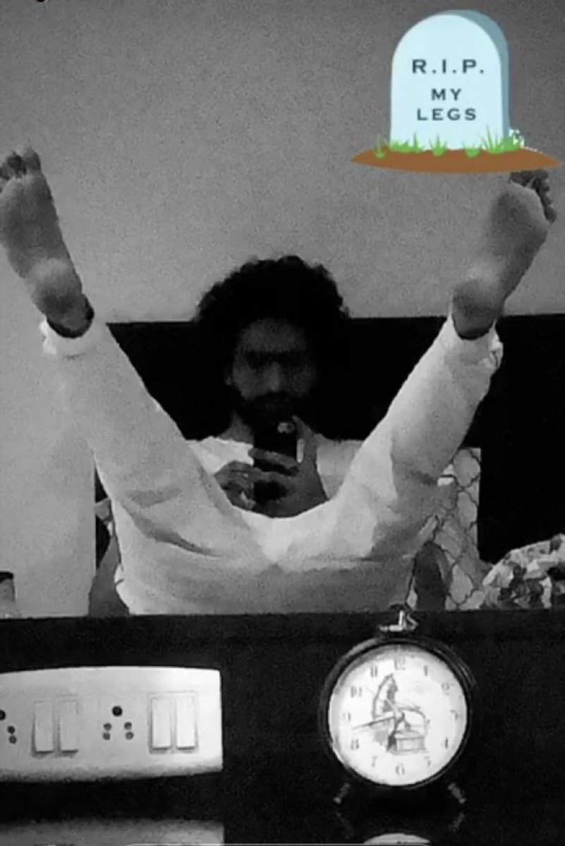 ghatiya_s's tweet photo. @Jannat1896913 Gaand chaat nashedi ..  jis ki waja se apne bhai ko koi kam nhi de rha 😭🤣 https://t.co/1U0d0deuO5