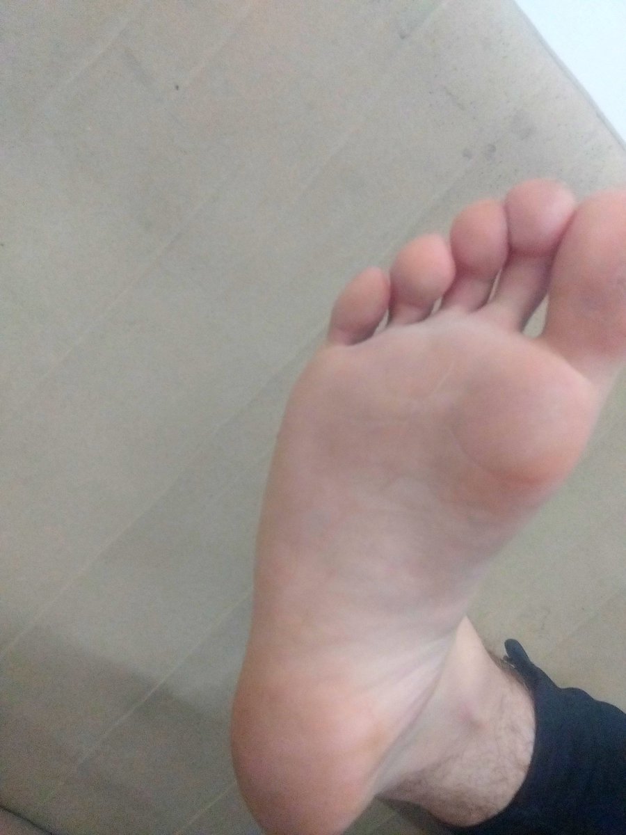 twoj_alpha19's tweet photo. ----------------
#feet #fetish #polishboy #feetfetish #soles #findom https://t.co/IVSNJ8o1jO