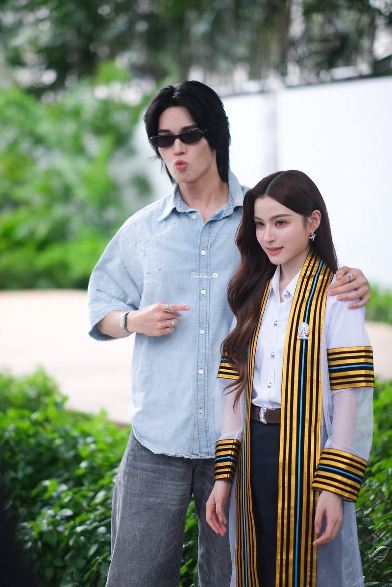 CIMITTTChuu's tweet photo. Sweet moments and special prim day ✨🌻🎓
CONGRAT PRIM NEW JOURNEY
#PrimiilyGraduationsDay
#primiily #PrimGraduationDay https://t.co/VEOCbE1xOW