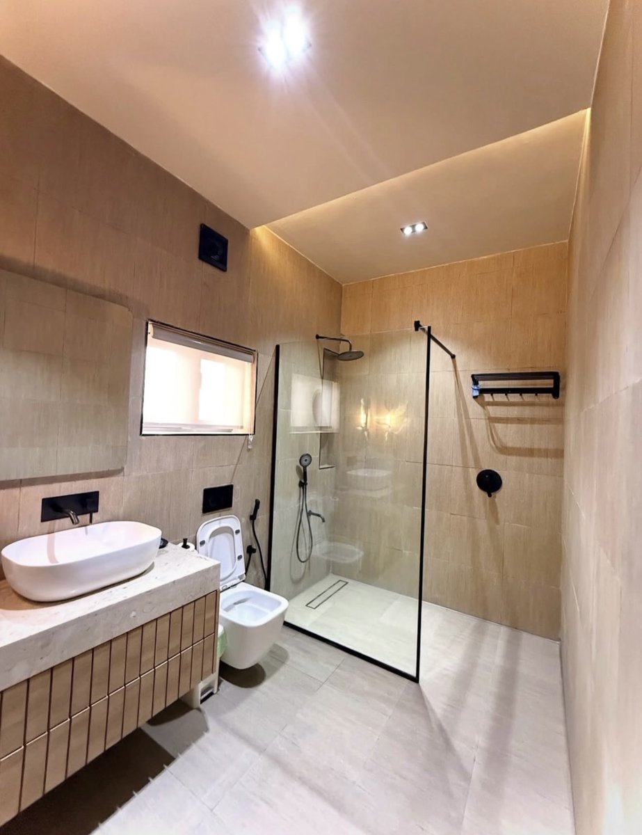 hee_l_dah's tweet photo. Apartments are still available for the weekend. 

Erigga || Slovido || Davido || Peruzzi || Uber || Odumodu || Warri || Chelsea || Bolt https://t.co/a8ioSQsLgg