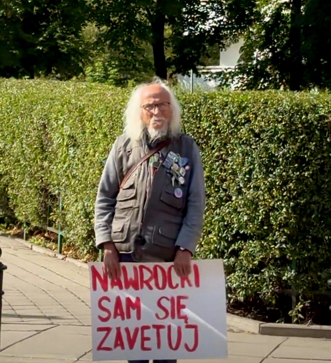 EdoMarcin's tweet photo. To ta sama łachudra...
Tak tak, ty łachudro! 🫵😂 https://t.co/qzybtQHuoF