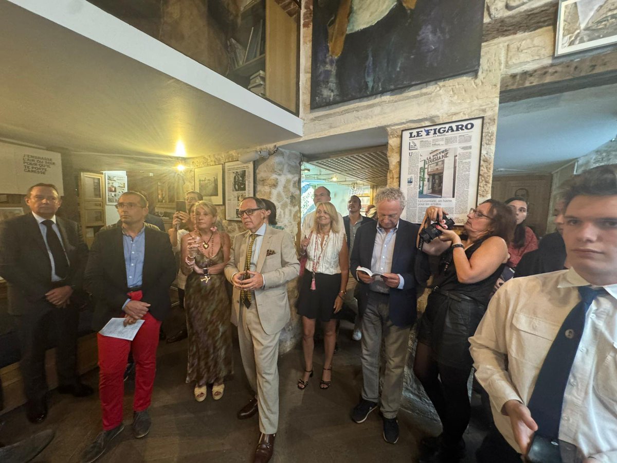 C_Talleyrand's tweet photo. Soirée de lancement du livre Les secrets de Talleyrand (Editions des 1001 Nuits), premier projet éditorial du Centre Talleyrand, le 2 septembre à l'hôtel La Louisiane en présence de nombreux amis, adhérents, soutiens et curieux (Photos Oxana Photography) https://t.co/VPTKPJwi3G https://t.co/gApi6zA7gT