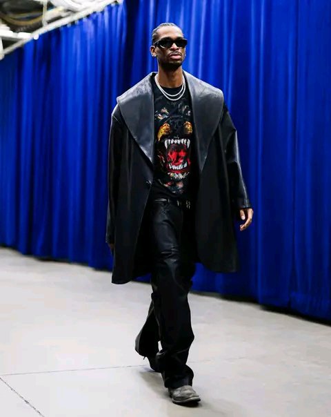 soom_gee's tweet photo. The fashion King @shaiglalex
#nba
#ballers
#dripdripdrip
#wbnjoc https://t.co/wR4JJ5HPK8
