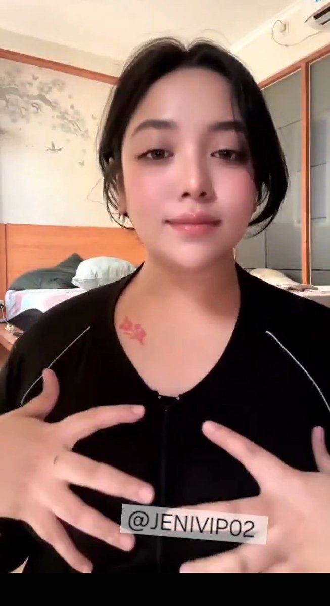 KBright81057's tweet photo. Julian Newman was in disbelief after his sister Jaden corrected N3on on the "why bebe" phrase from her viral video #leak

#momsonn 🍃💦

JADEN NEWMAN Leak Video

leaked #50centLeak Jaden Newman Leak Rock paper scissors part1, 2 &amp;3
https://t.co/jlMfN4nvdP https://t.co/uejNF0fbVD