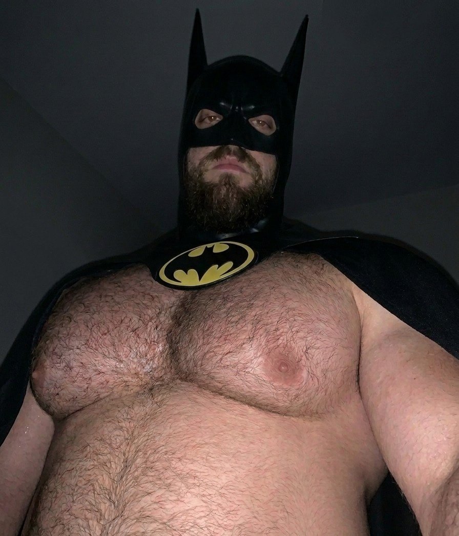 thetoxicpapii's tweet photo. Your favorite local Batman https://t.co/Oa6lBW4P08